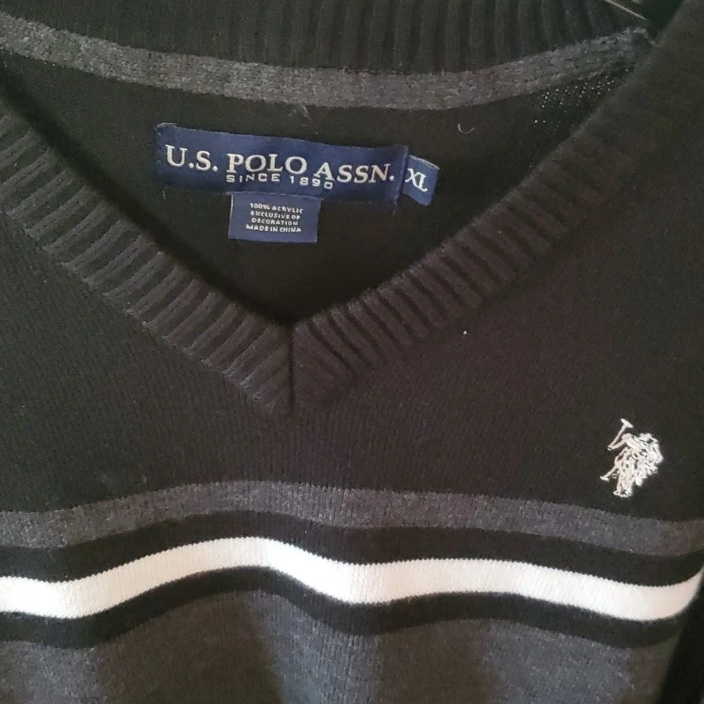 U.S. Polo Assn. Sweater - Picture 4 of 9